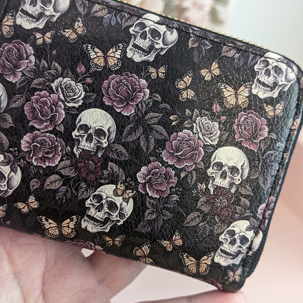 Skullette Brand Purple Roses & Skulls Vegan Leather Wallet New! - Picture 2 of 11